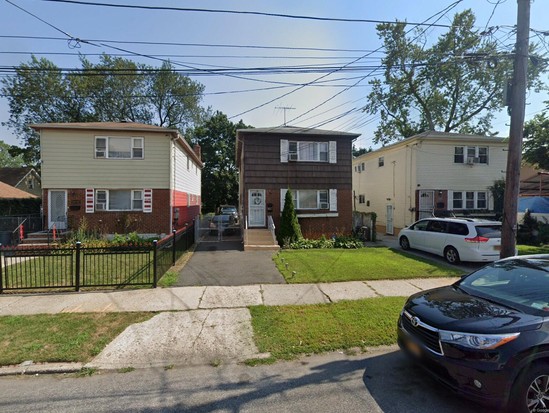 Single-family for Pre-foreclosure / auction Queens Village, Queens