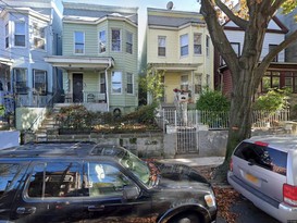 Home for Pre-foreclosure East Tremont, Bronx