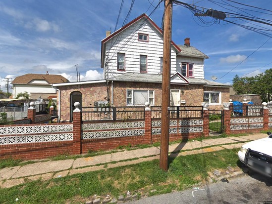 Multi-family for Pre-foreclosure Laurelton, Queens