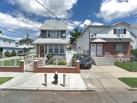 Home for Pre-foreclosure Laurelton, Queens