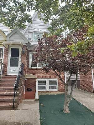 Single-family for Sale Marine Park, Brooklyn