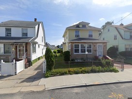 Home for Pre-foreclosure Laurelton, Queens