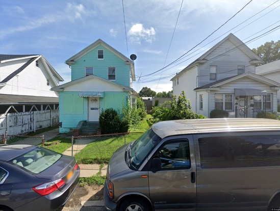 Single-family for Pre-foreclosure Laurelton, Queens