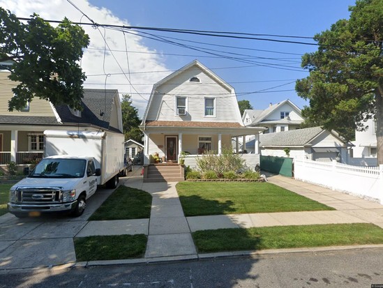 Single-family for Pre-foreclosure / auction Queens Village, Queens