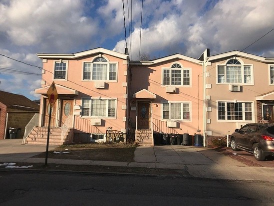 Single-family for Pre-foreclosure / auction Laurelton, Queens