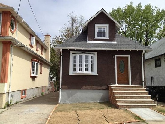 Single-family for Pre-foreclosure Laurelton, Queens