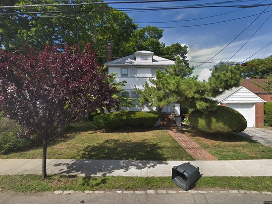 Multi-family for Pre-foreclosure / auction Laurelton, Queens