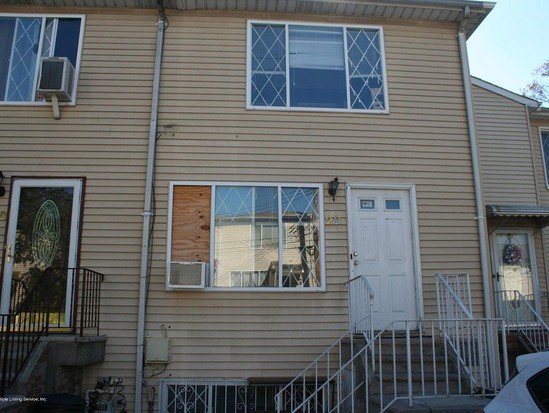 Single-family for Pre-foreclosure / auction Clifton, Staten Island