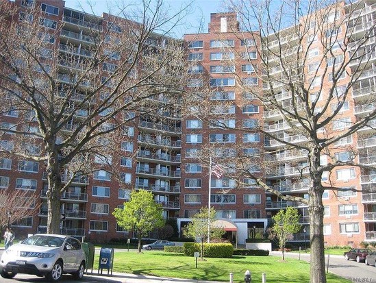 Condo for Sale Bayside, Queens