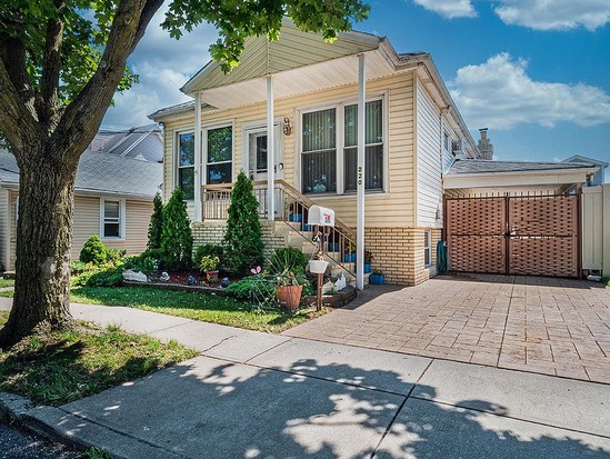 Single-family for Sale Midland Beach, Staten Island