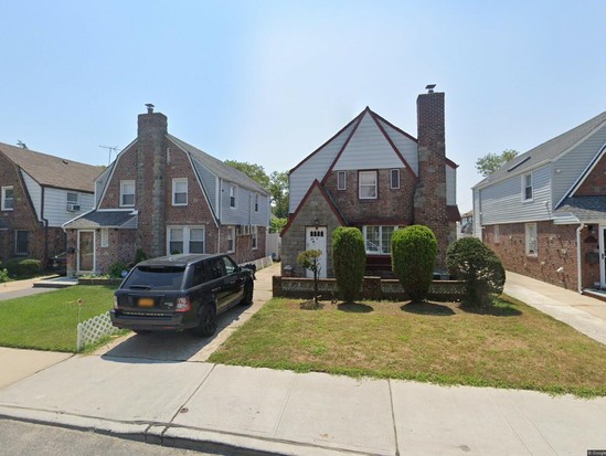 Single-family for Pre-foreclosure / auction Cambria Heights, Queens