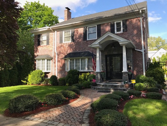 Single-family for Sale Pelham Gardens, Bronx