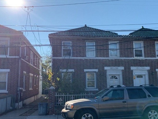 Single-family for Pre-foreclosure / auction Far Rockaway, Queens