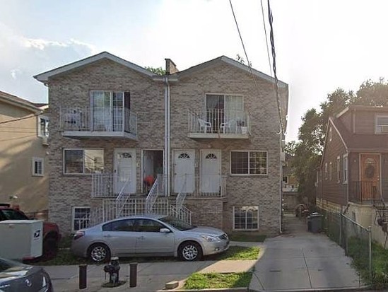 Single-family for Pre-foreclosure / auction Soundview, Bronx