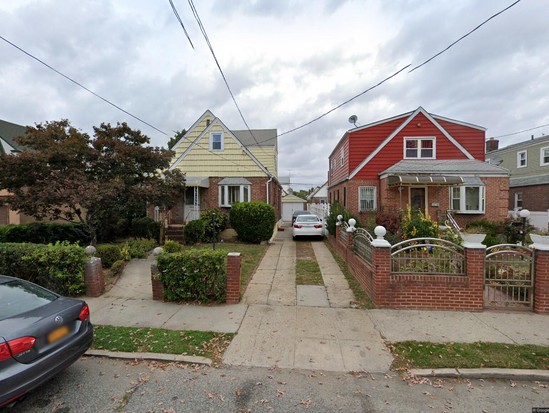 Single-family for Pre-foreclosure Queens Village, Queens