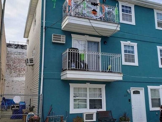 Multi-family for Sale Rockaway Park, Queens