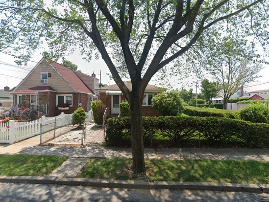 Single-family for Pre-foreclosure / auction Queens Village, Queens