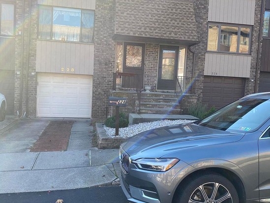 Townhouse for Sale Arrochar, Staten Island