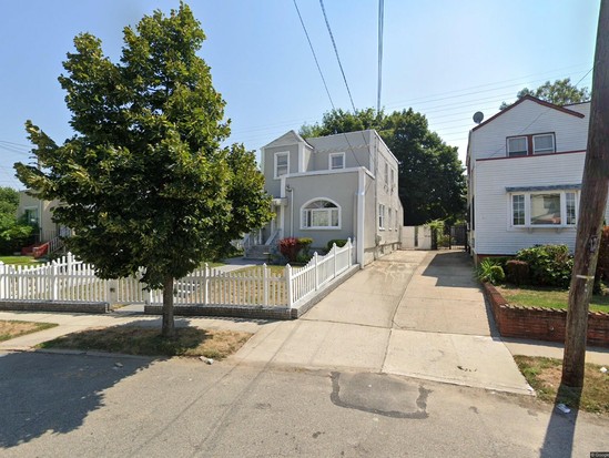 Multi-family for Pre-foreclosure Laurelton, Queens