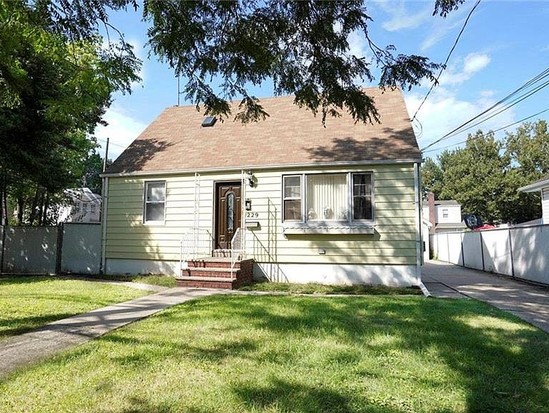 Single-family for Sale Dongan Hills, Staten Island