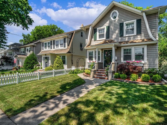 Single-family for Sale West Brighton, Staten Island