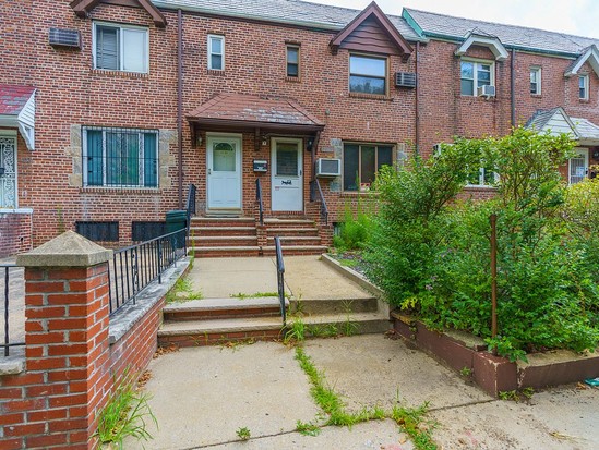 Single-family for Sale Astoria, Queens