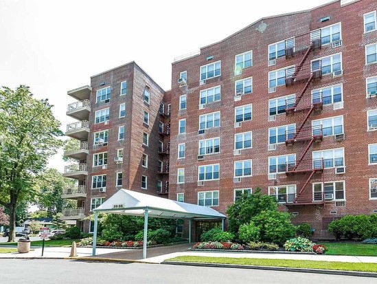 Condo for Sale Bayside, Queens