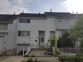 Home for Pre-foreclosure / auction Huguenot, Staten Island