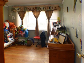 Home for Pre-foreclosure / auction Huguenot, Staten Island