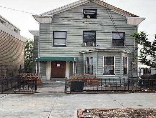 Single-family for Auction East New York, Brooklyn