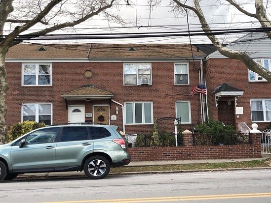 Single-family for Pre-foreclosure / auction Whitestone, Queens