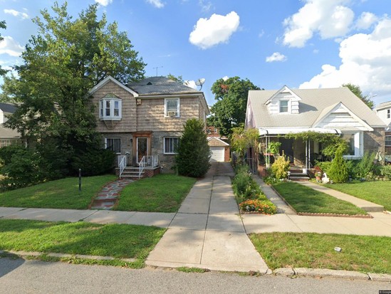 Single-family for Pre-foreclosure / auction Laurelton, Queens