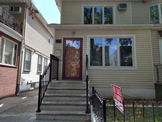 Single-family for Sale Borough Park, Brooklyn