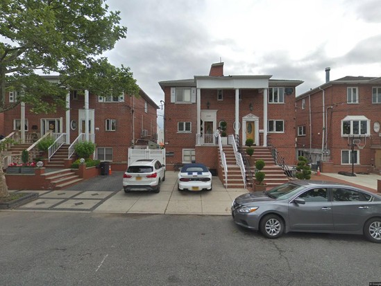 Single-family for Pre-foreclosure / auction Mill Basin, Brooklyn