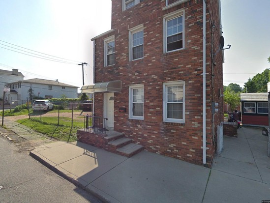 Multi-family for Pre-foreclosure / auction Rosebank, Staten Island