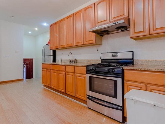 Single-family for Sale Sheepshead Bay, Brooklyn