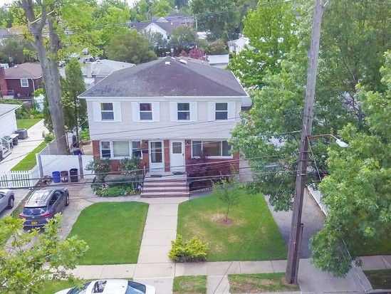 Single-family for Sale Bay Terrace, Staten Island