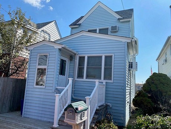 Single-family for Sale Gerritsen Beach, Brooklyn