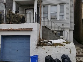 Home for Pre-foreclosure / auction Tompkinsville, Staten Island