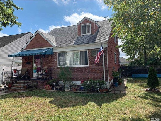 Single-family for Sale Bellerose, Queens