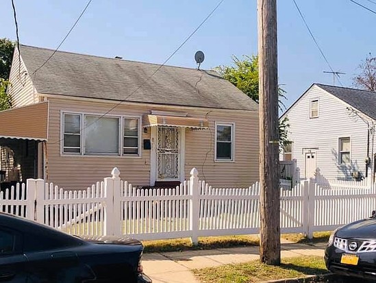 Single-family for Sale Rosedale, Queens