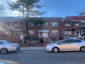 Home for Pre-foreclosure / auction East Elmhurst, Queens