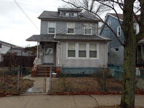 Single-family for Pre-foreclosure / auction Rosedale, Queens