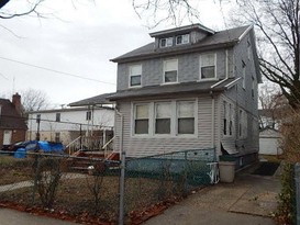 Home for Pre-foreclosure / auction Rosedale, Queens