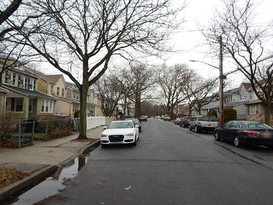 Home for Pre-foreclosure / auction Rosedale, Queens