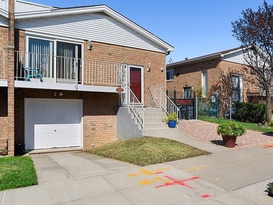 Single-family for Sale Pelham Gardens, Bronx