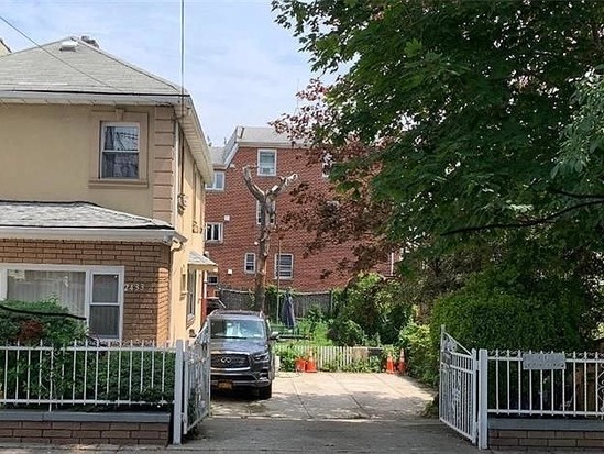 Single-family for Sale Sheepshead Bay, Brooklyn