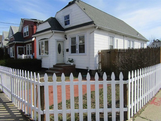 Single-family for Sale Bellerose, Queens