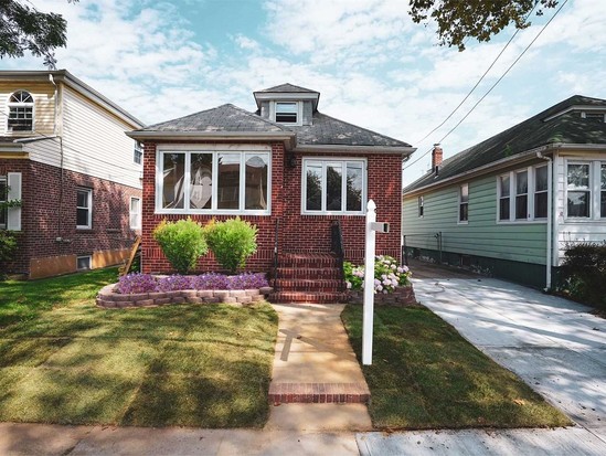 Single-family for New construction Bellerose, Queens