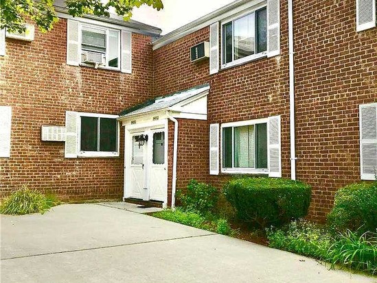 Condo for Sale Glen Oaks, Queens